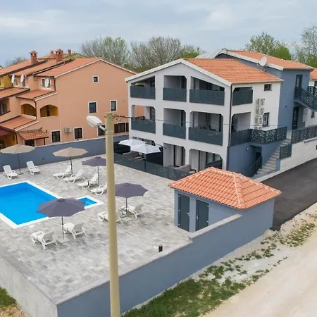 Apartment Natalija1 *
