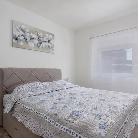Natalija1 Apartman *