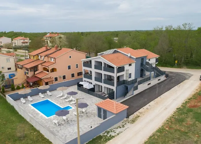 Natalija1 Apartment *