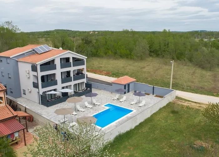 Apartment Natalija1 *