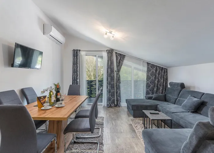 Apartment Natalija1 *