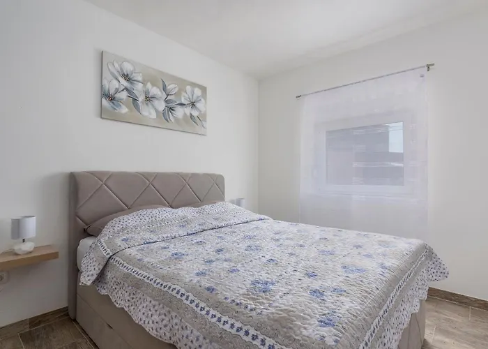 Natalija1 Apartment *