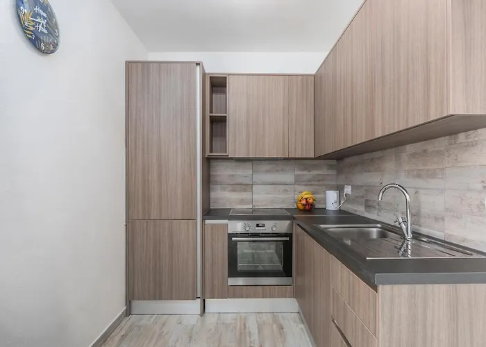 Apartment Natalija1 *